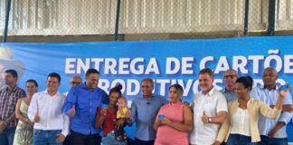 A cerimônia foi realizada na Escola Anisia Silva Moreira e contou com a participação das 1.140 famílias já beneficiadas pelo programa